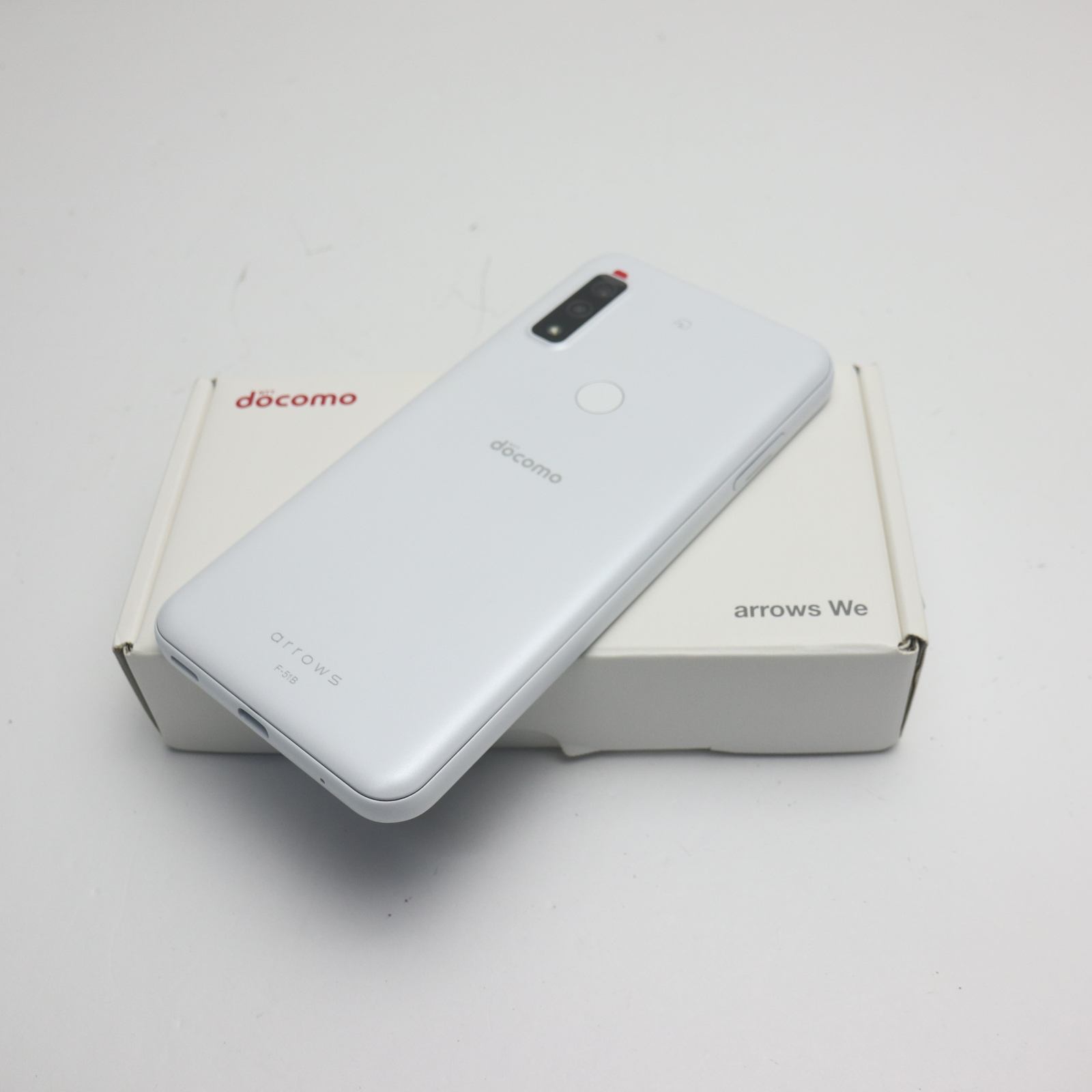 arrows We F-51B ホワイト docomo 中古 スマホ 白ロム【新品未使用】保証付き 赤ロム保証(サムネイル2枚目)