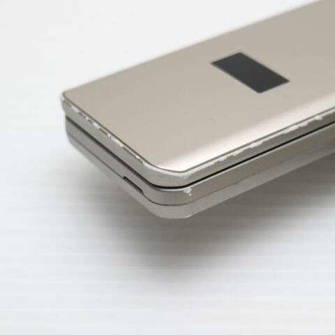 arrows ケータイ ベーシック F-41C ゴールド docomo 中古 スマホ 白ロム【美品】保証付き 赤ロム保証(サムネイル3枚目)