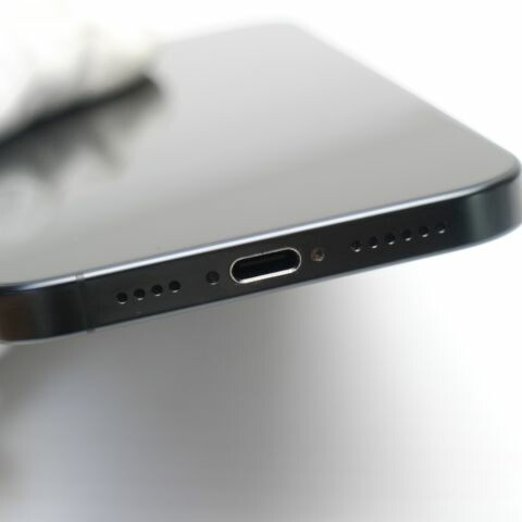 iPhone 16 Pro Max 256GB ブラックチタニウム SIMフリー 中古 スマホ APPLE【美品】保証付き 赤ロム保証(サムネイル3枚目)