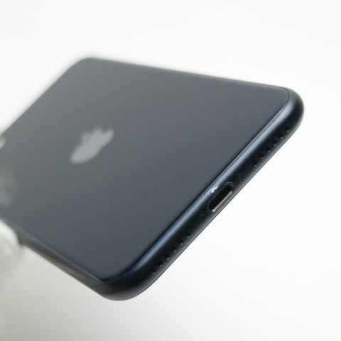 iPhone SE3 第3世代 64GB ミッドナイト SIMフリー 中古 スマホ 白ロム【超美品】保証付き 赤ロム保証(サムネイル3枚目)