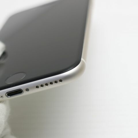 iPhone SE3 第3世代 64GB スターライト SIMフリー 中古 スマホ 白ロム【新品同様】保証付き 赤ロム保証(サムネイル3枚目)