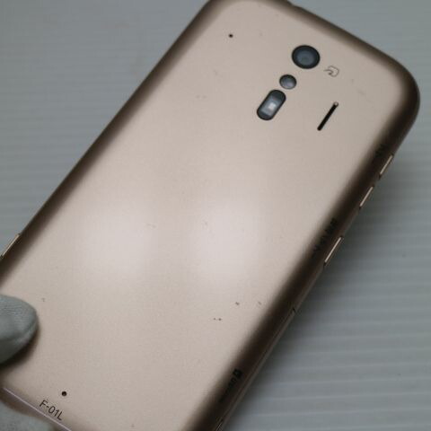 らくらくスマートフォン me F-01L ゴールド docomo 中古 スマホ 白ロム【超美品】保証付き 赤ロム保証(サムネイル3枚目)