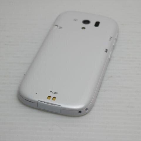らくらくスマートフォン3 F-06F ホワイト docomo 中古 スマホ FUJITSU 白ロム【新品同様】保証付き 赤ロム保証(サムネイル2枚目)