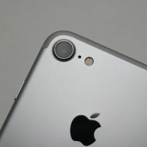 iPhone 7 32GB シルバー SIMフリー 中古 スマホ apple 白ロム【新品同様】保証付き 赤ロム保証(サムネイル3枚目)