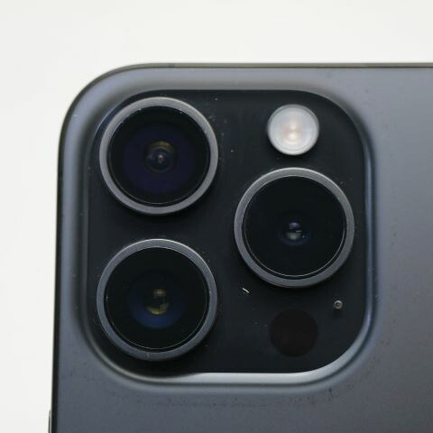 iPhone 15 Pro 128GB ブラックチタニウム SIMフリー 中古 スマホ Apple【良品中古】保証付き 赤ロム保証(サムネイル3枚目)